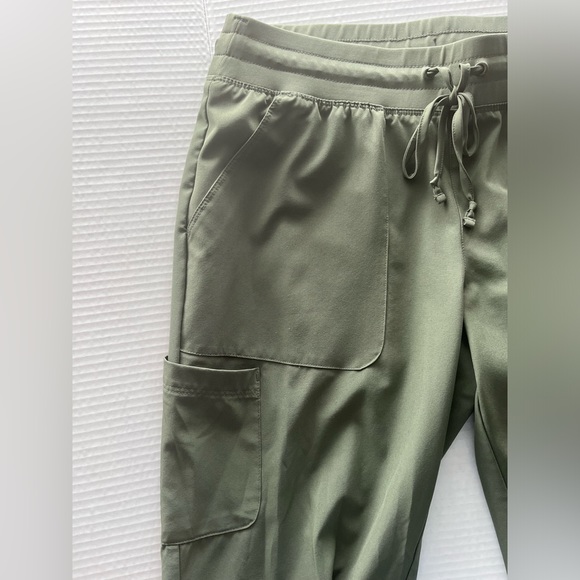 Maevn by matrix scrub set - Picture 10 of 14